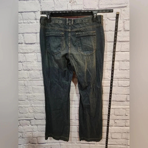 Eddie Bauer slightly curvy wide leg jeans with decorated back pockets Size 12 - Picture 2 of 13
